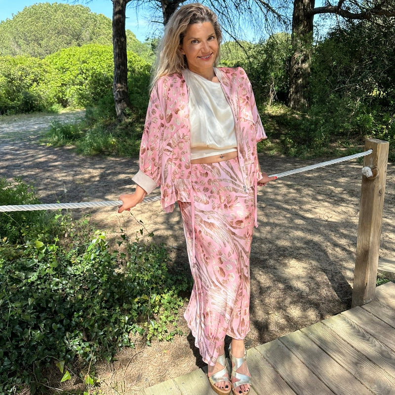 Falda midi con estampado floral rosa 