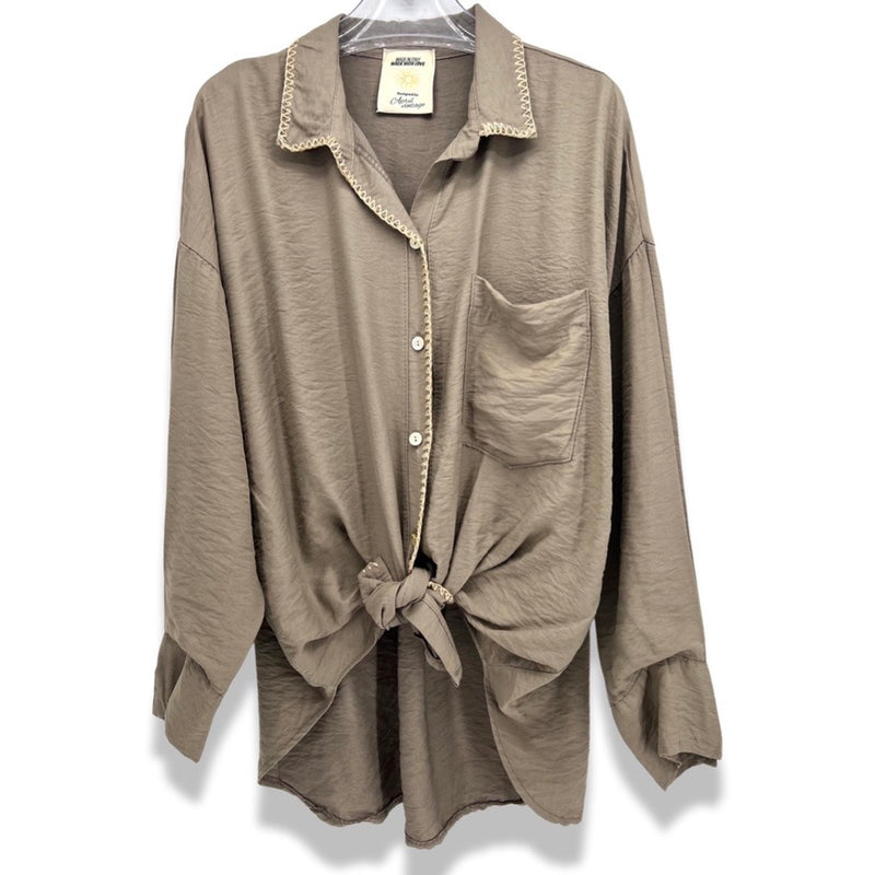 Camisa com detalhes dourados (Taupe) | Eno