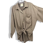 Camisa com detalhes dourados (Taupe) | Eno